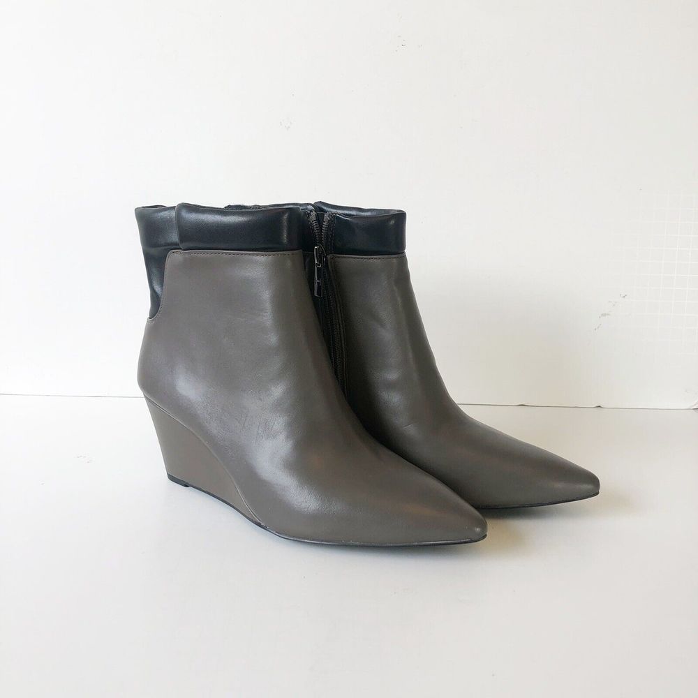 H by Halston Grey & Black Leather Kimberly Pointed Toe Ankle Boot Size 8.5 NWOB